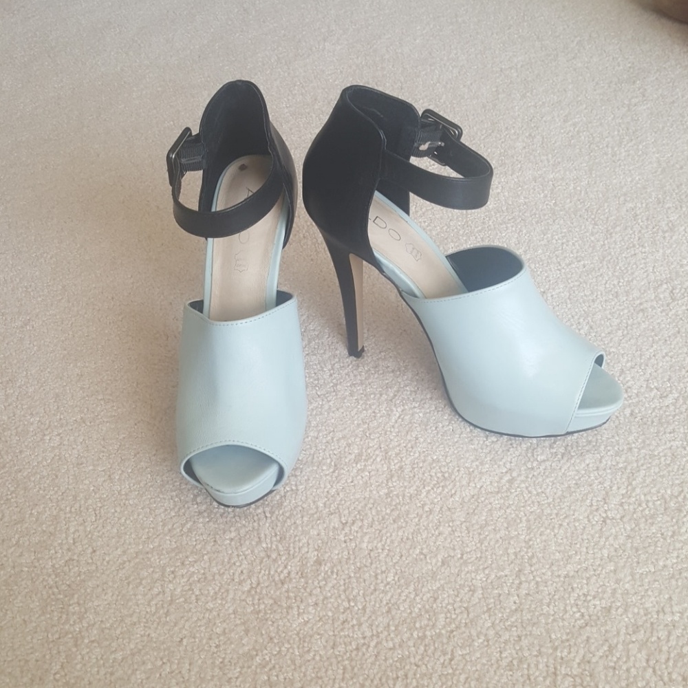 Beautiful Almost New Platform Shoes